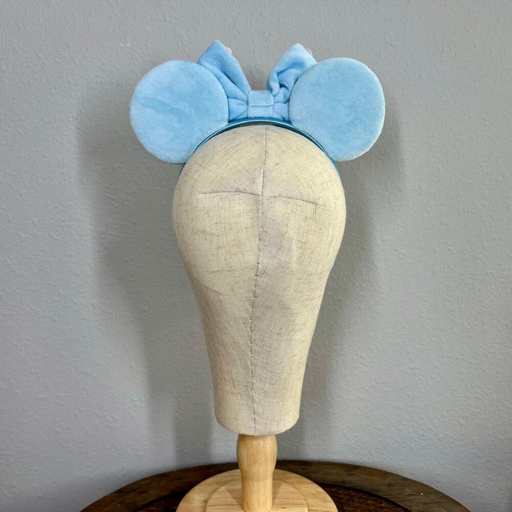 Pastel Blue Velvet & Pink Floral Mommy & Me Minnie Ears | Disney-Inspired Set - Picture 4 of 7